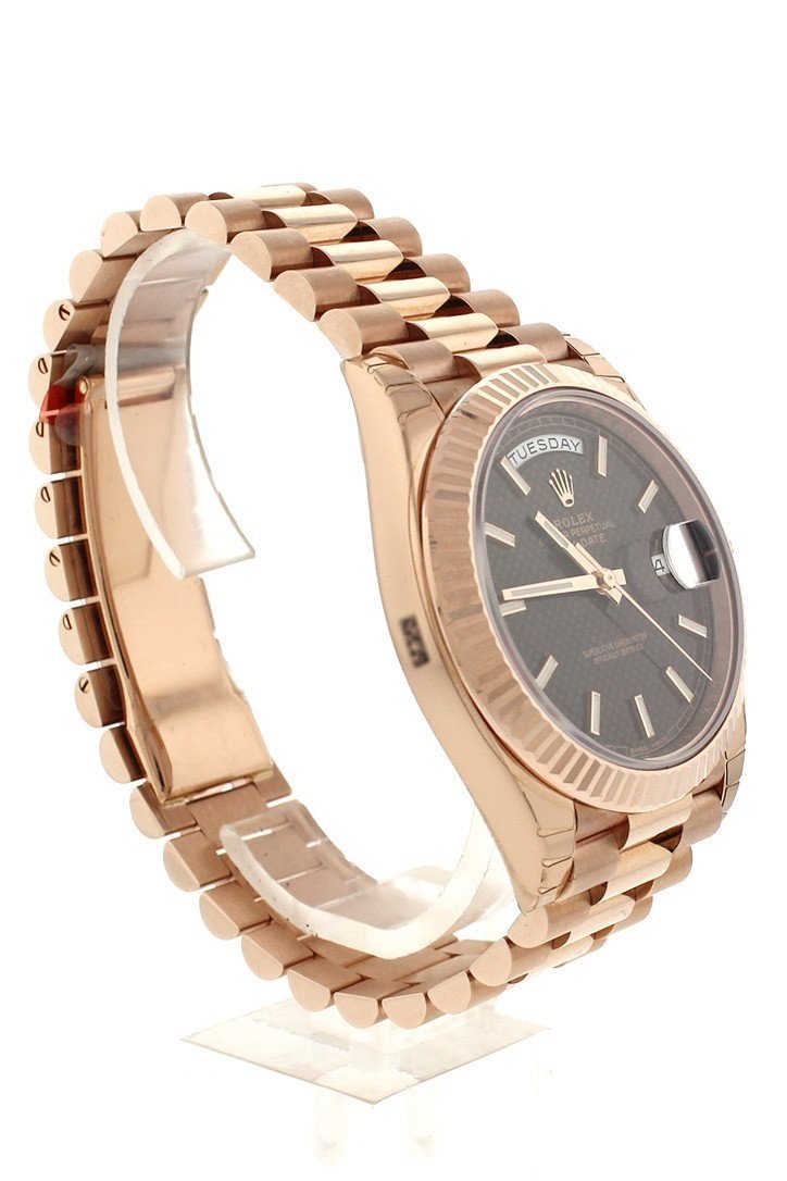 Rolex Day-Date 40 Chocolate Diagonal Motif Dial Fluted Bezel 18K Everose Gold President Automatic